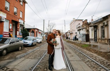 Aşık genç ve güzel bir çift. Yeni evliler 