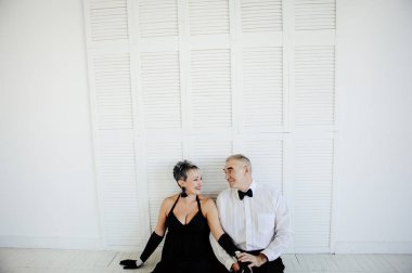 stüdyoda poz güzel yaşlı çift 