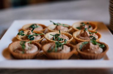 Düğün masa gıda ile