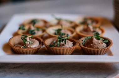 Düğün masa gıda ile