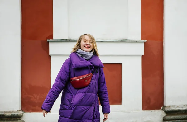 Positive Blonde Purple Jacket Red Belt Bag Walks Petersburg — Stock Photo, Image