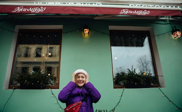 Positive Blonde Purple Jacket Red Belt Bag Walks Petersburg — Stock Photo, Image