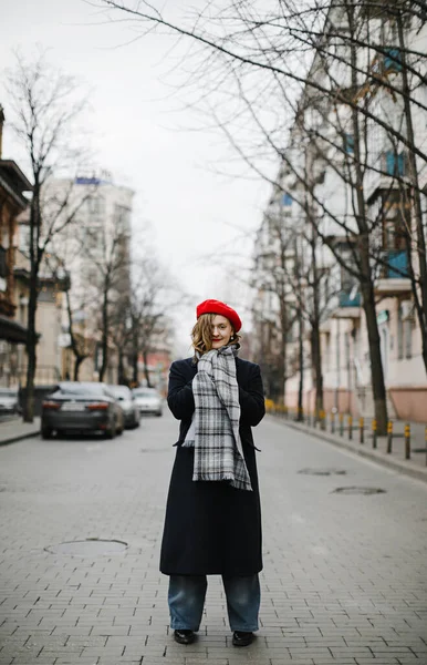 Colorful Blonde Girl Red Hat Coat Scarf Walk City Smiling — Stock Photo, Image