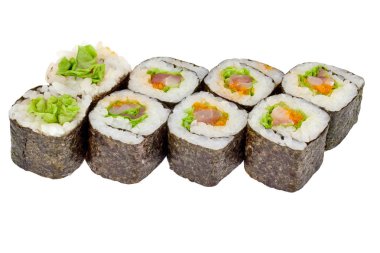 Tuna salatası ve havyar yakın beyaz arka plan maki suşi rulo izole Sushi rulo japon gıda