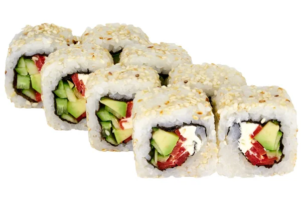 Sushi roll Japans eten geïsoleerd op witte achtergrond Philadelphia sushi roll met tonijn en komkommer close-up — Stockfoto