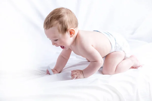 Lindo Bebé Ojos Azules Meses Sonriendo Jugando Sobre Fondo Blanco —  Fotos de Stock