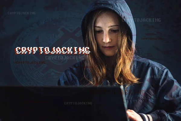 Haker Dziewczyna Twarzą Próbuje Ukraść Kryptowaluta Pomocą Komputera Oszustwo Cryptojacking — Zdjęcie stockowe