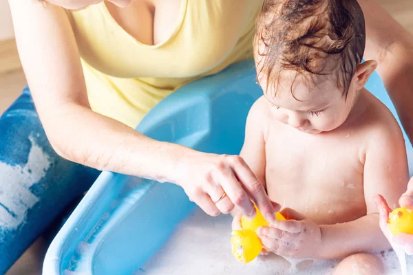 Mother Washing Little Boy Blue Bath Child Bathing Yellow Duck — Stock Photo, Image