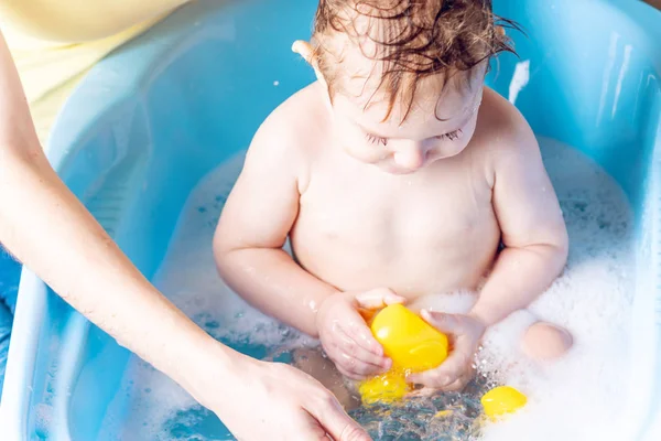 Mom Washing Little Boy Blue Bath Child Bathing Yellow Duck — Stock Photo, Image