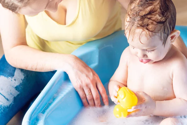Mother Washing Little Boy Blue Bath Child Bathing Yellow Duck — Stock Photo, Image
