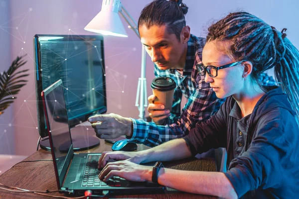 Los Programadores Están Desarrollando Software Trabajando Juntos Con Código Software —  Fotos de Stock