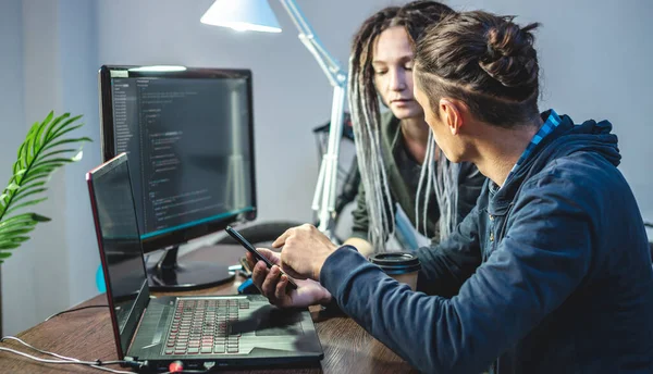 Programadores Estão Desenvolvendo Software Trabalhando Com Código Software Juntos Trabalho — Fotografia de Stock