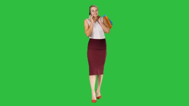 Full Length Portrait Shopping Woman Bags Talking Phone Green Screen — Stock Video