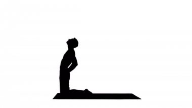 Çalışma dışarı, yoga, pilates ve fitness eğitim, asana ushtrasana, Ustrasana veya deve poz ayakta siluet sportif genç adam.