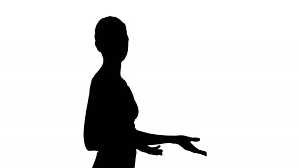 Silhouette δάσκαλος γιόγκα περπάτημα και εξηγώντας. — Αρχείο Βίντεο