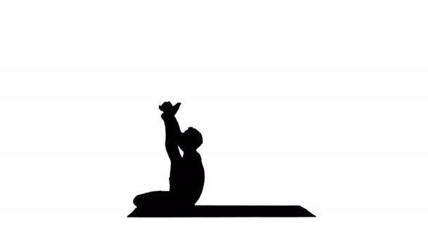 Silhouette Profesora masculina de yoga en pose de garza. Intenso estiramiento isquiotibial. Flexibilidad, conceptos de bienestar . — Vídeo de stock