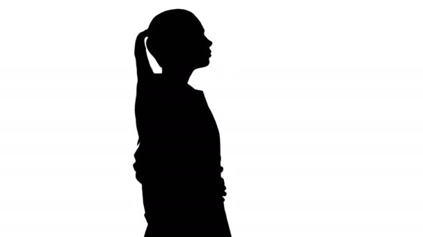 Silhouette Joven mujer farmacéutica en bata blanca uniforme caminar. — Vídeos de Stock