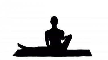 Siluet Kadın Lotus pozu veriyor.