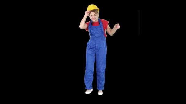 Female construction worker funny dance, Alpha Channel — Stock Video