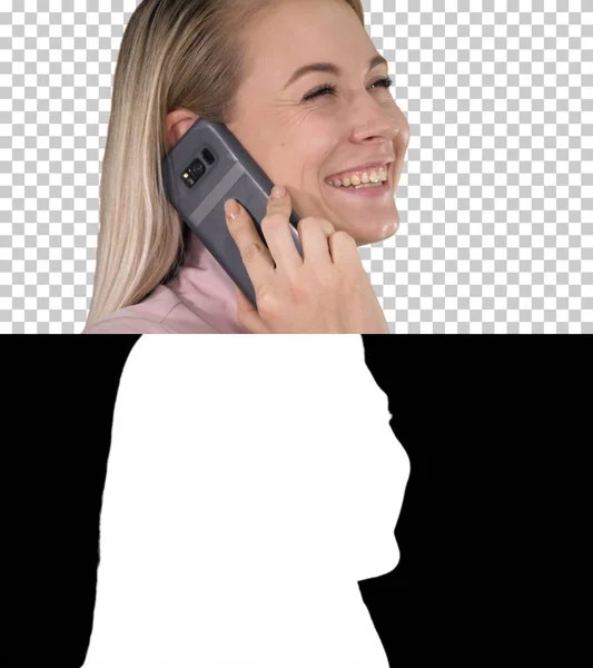 Leende blondin pratar i telefon, Alpha Channel — Stockfoto