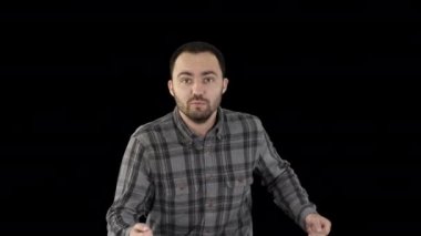 Yürüyüş, şarkı ve dans müziği için alfa kanalı yakışıklı adam