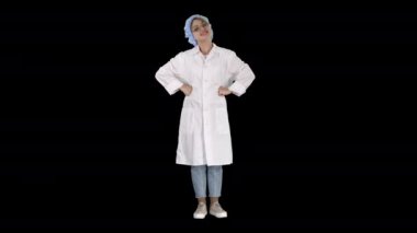 Güzel genç doktor poz değiştiriyor, Alfa Kanalı.