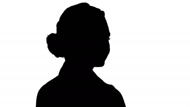Silhouette Woman placing hands on her hips. — Stock Video