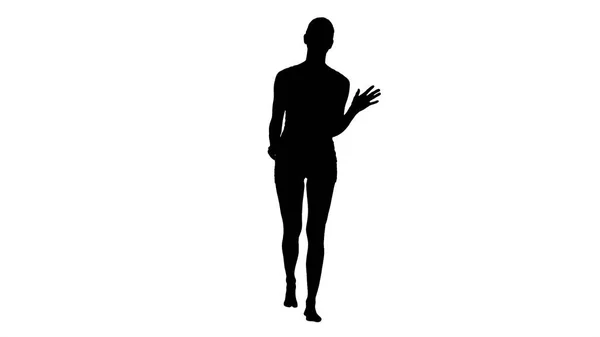 Silhouette Sexy ragazza bionda o donna in mutandine bianche e top bianco camminare e parlare . — Foto Stock