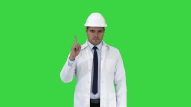 Güven bilim mühendisi dikkat el jest parmak yukarı yeşil ekran, Chroma anahtar yapma.