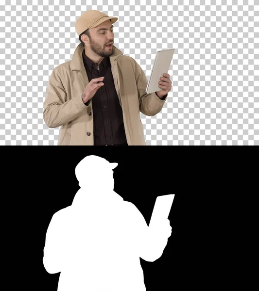 Jeune homme d'affaires utilisant tablette numérique faire appel vidéo, Canal Alpha — Photo