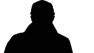 Dijital tablet kullanan yakışıklı bir adamın silueti..