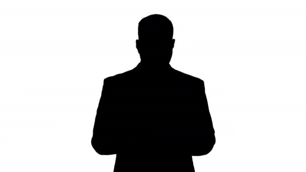 Silhouette Businessman messaggio di testo al telefono . — Video Stock