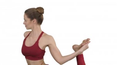 Güzel genç kadın yoga egzersiz eka Pada Rajakapotasana Pose yapıyor, Beyaz arka plan üzerinde Tek Bacaklı Kral Güvercin Duruş.