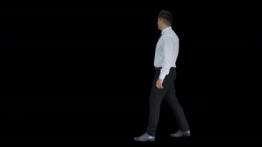 Mavi gömlekli adam kalçalarında elleri olan bir şeyi kontrol ediyor, Alpha Channel
