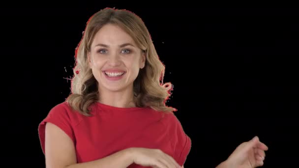 Mujer rubia hablando con la cámara siendo muy feliz, Alpha Channel — Vídeos de Stock