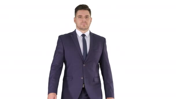 Uomo d'affari a piedi isolato su sfondo bianco. — Video Stock
