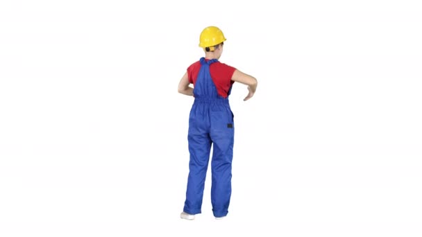 Jeune femme construction worket faire des gestes expressifs parler à ramper sur fond blanc. — Video