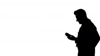 Siluet Eczacı Kamera Görüntüsü ve Beyaz Şişe Alıcısı Yeni İlaç Gösterimi.