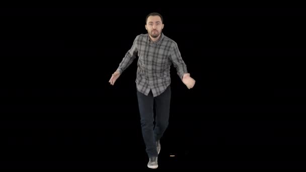 Junger verrückter Mann tanzt und wichst vorwärts, Alpha Channel — Stockvideo