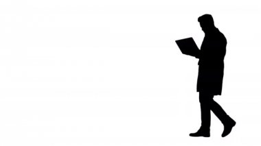 Silüet Doktor dizüstü bilgisayarda sonuçlar gösteriyor.