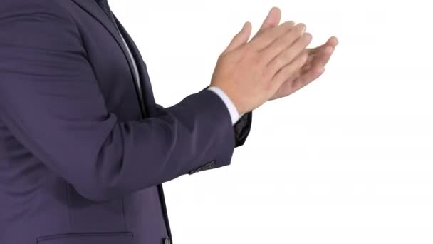 Hombre de negocios aplaudiendo manos sobre fondo blanco. — Vídeo de stock
