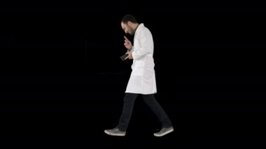 Yürüyen çekici gülen doktor, Alfa Kanalı.