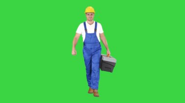 Yeşil Ekranda yürüyen takım kılıfı ile Builder, Chroma Key.
