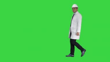 Güven bilim mühendisi dikkat el jest parmak yukarı yeşil ekran, Chroma anahtar yapma.