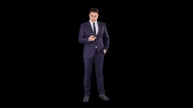 Endişeli iş adamı birini aramaya çalışıyor ama ulaşamıyor Arama başarısız, Alfa Kanalı