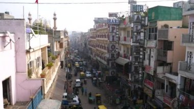Delhi, Hindistan - 15 Aralık 2017: Meşgul Hint Sokağı.