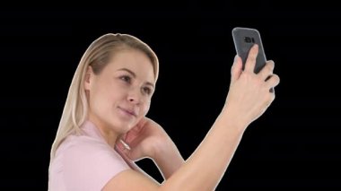 Oldukça çekici güzel sevimli bayan selfie, alfa kanalı yapma