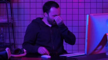 Oyuncuların esnemesi çok yorucu..