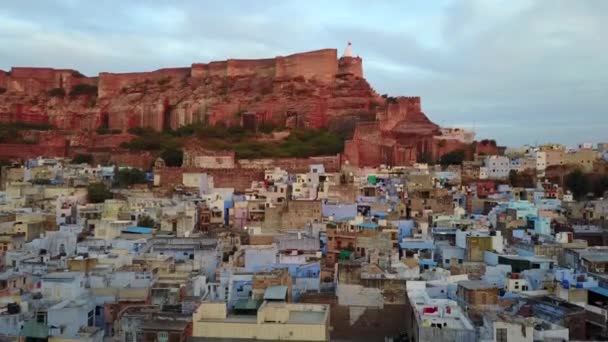 Blauwe stad en Fort Mehrangarh in Jodhpur, Rajasthan — Stockvideo