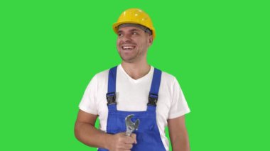 Dost yapıcı bir şey düzeltmek için istekli Yeşil Ekranda başparmak gösteren, Chroma Anahtar.